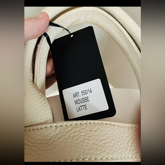 IO PELLE Italian Leather Skull Embossed Tote Bag Cream Beige NWT - Picture 4 of 5